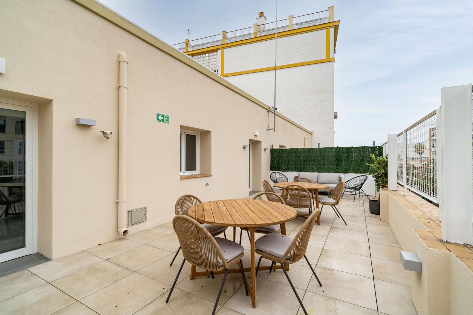 Limehome Sevilla Ronda De Capuchinos Dış mekan fotoğraf